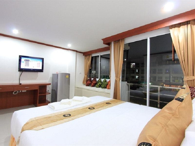 Phusita House 2 Hotel Patong Eksteriør billede